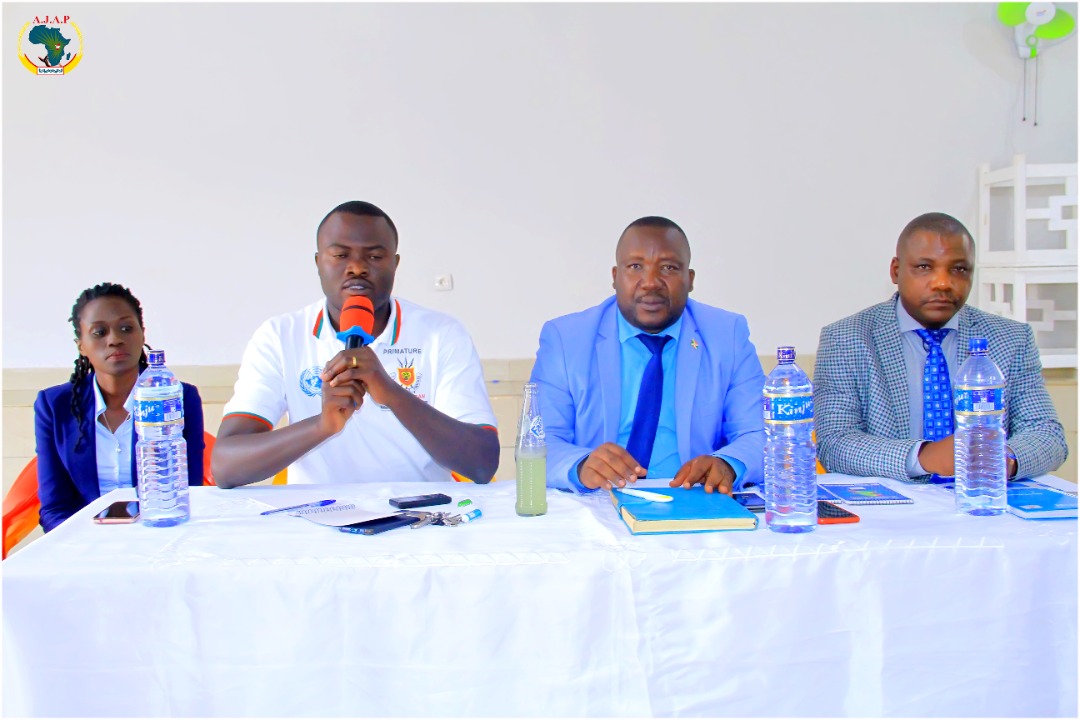 Présentation du nouveau projet : « BAKENYEZI NKINGI Z’AMAHORO, femmes piliers d’une paix durable » aux Administratifs